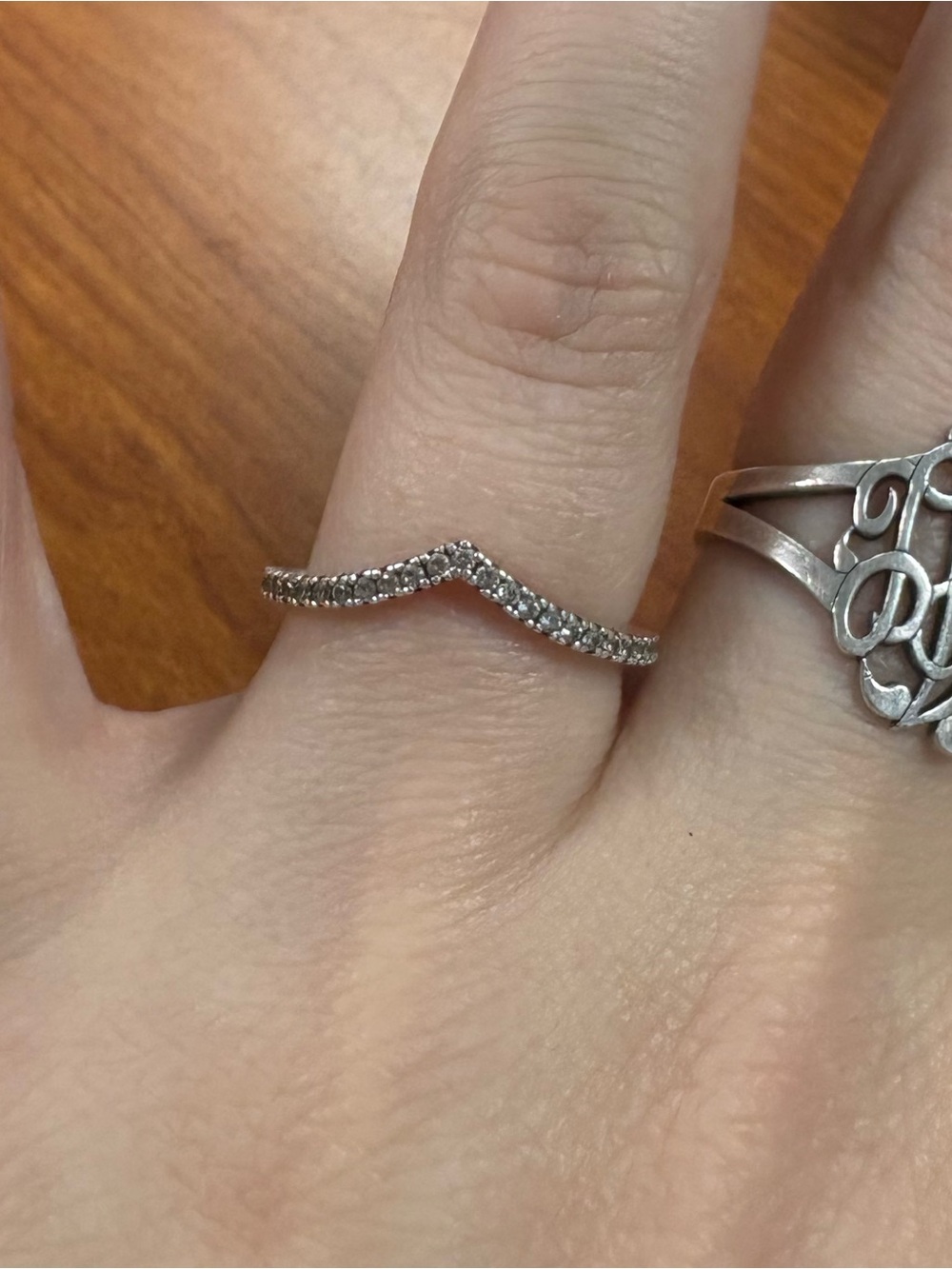 Delicate V-Shaped Pandora ring